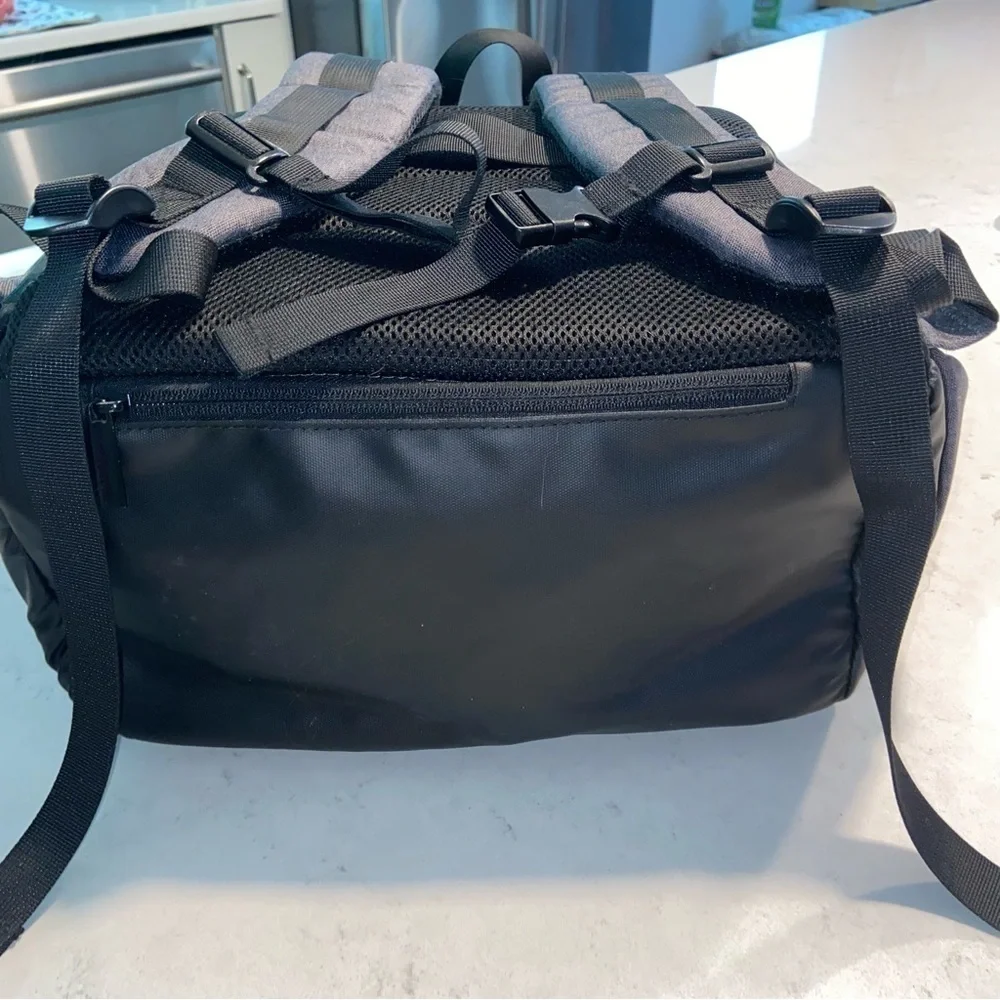 BAGSMART Large Grey Camara backpack bag w/ compartments